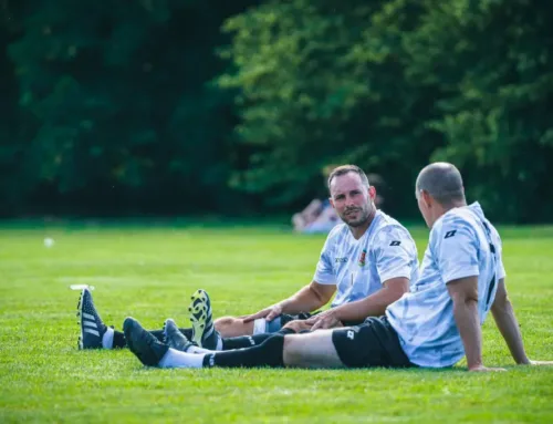 ŽÁCI SLAVÍ VÝHRU, MUŽI SI ZKOMPLIKOVALI ZÁCHRANU!